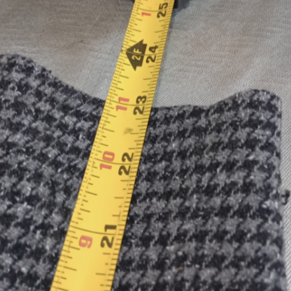 L.L. Bean Women's Houndstooth Blazer zip pockets wool blend size medium - Picture 3 of 9